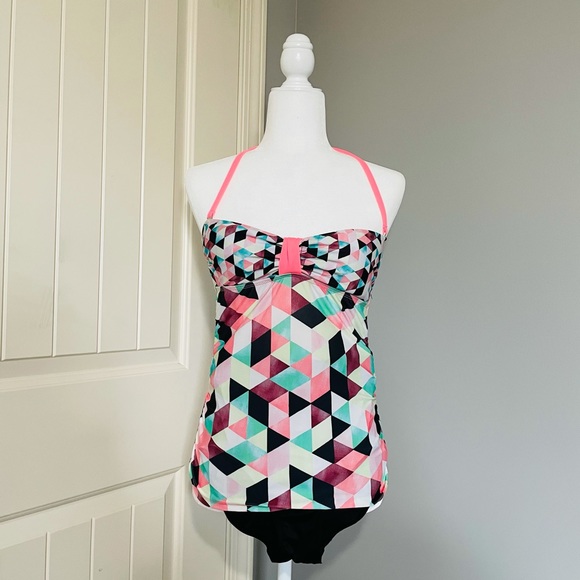 Two piece suit, tankini and bikini - Picture 3 of 6